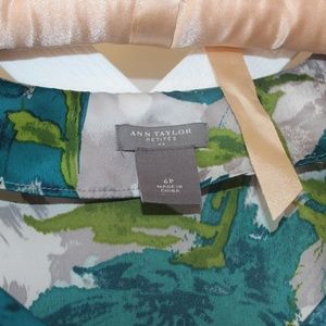 Ann Taylor Tops - Beautiful Floral Ann Taylor Blouse Size 6 Petites Ann Taylor Tops - Beautiful Floral Ann Taylor Blouse Size 6 Petites